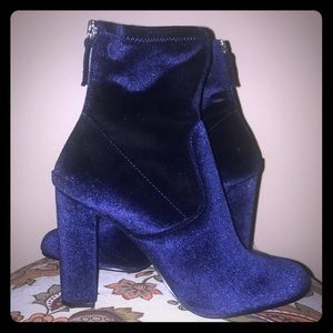 Steve Madden Brisk booties navy 7.5 never worn